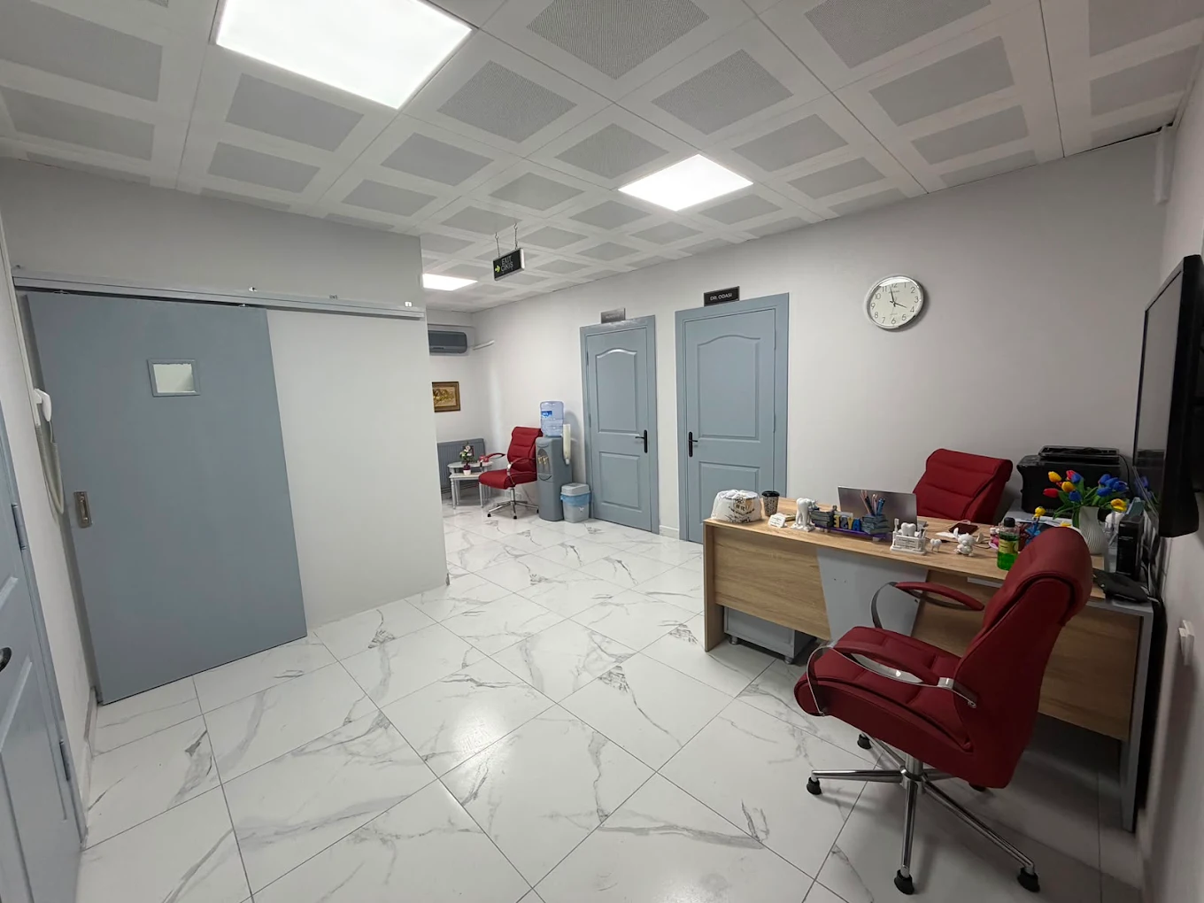 Konya diş kliniği iç mekan ve hasta kabul alanı