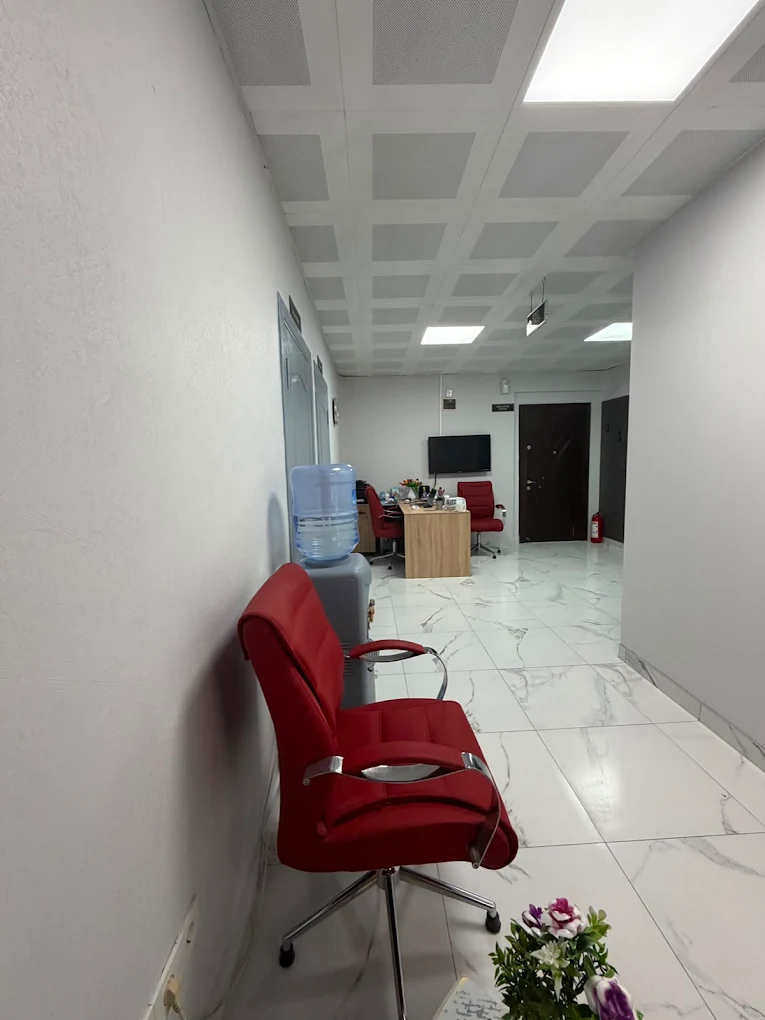 Meram diş hekimi kliniği iç koridor ve bekleme alanı